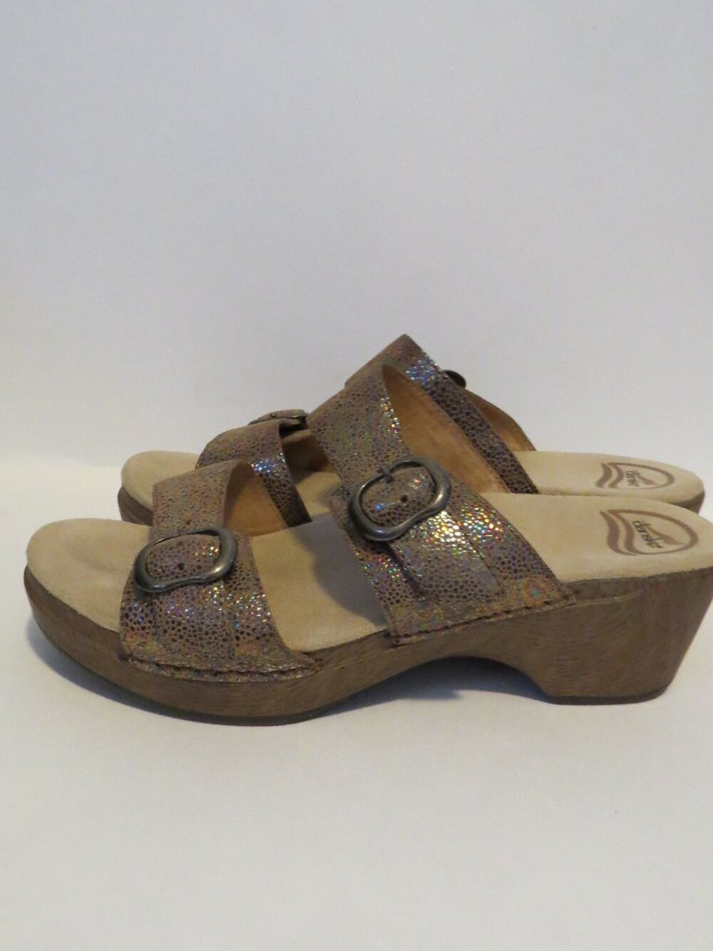 Dansko Sophie Iridescent Tan Two Strap Slide Leather Upper Sandals Sz 40